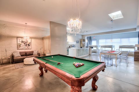 Billiard, Game Room, Seating area