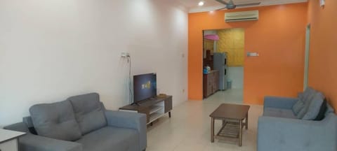 Communal lounge/ TV room, TV and multimedia, Living room, air conditioner