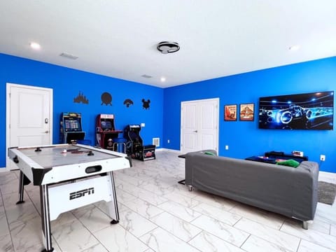 Gorgeous 9 Bed Pool Home with Game Room-811SS home House in Four Corners