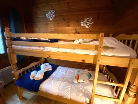 LE FISHING LODGE Chalet en bois Chalé in La Bresse