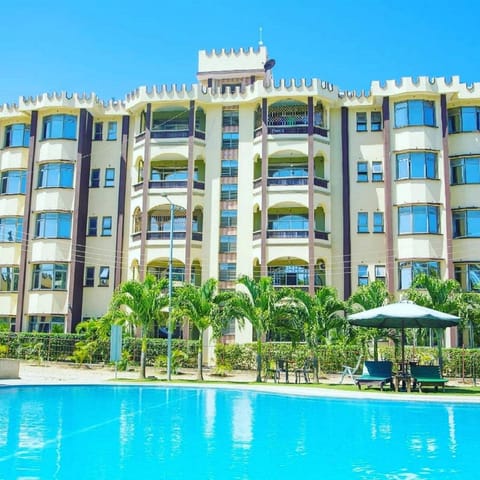 Roma Stays - Sunset Paradise Shanzu Exquisite Apartment with Swimming Pool Condo in Mombasa