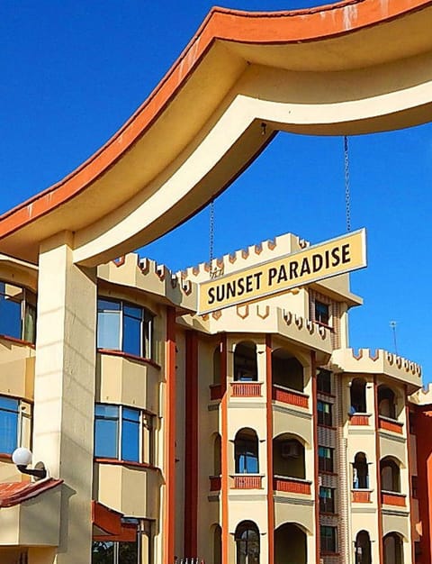 Roma Stays - Sunset Paradise Shanzu Exquisite Apartment with Swimming Pool Condominio in Mombasa