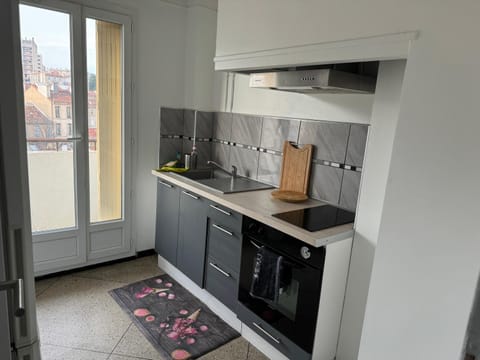 Appartement t3 à deux pas du métro et de L2 Apartment in Marseille