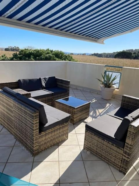 Patio, Day, View (from property/room), Balcony/Terrace, Dining area