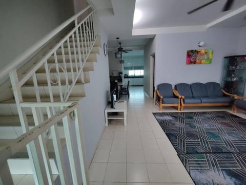 Restful Homestay Gundam House in Ipoh