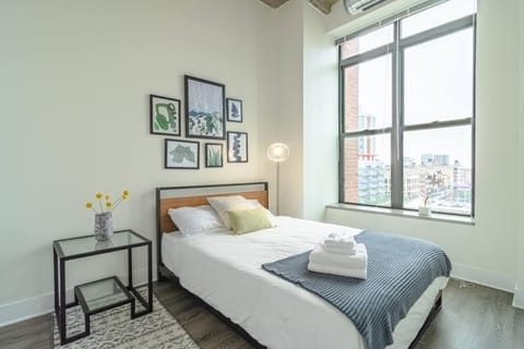 McCormick 2Br/2Ba family unit for up to 6 guests with Optional Parking & Gym access Condominio in South Loop