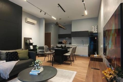 Premium Darkdesign 6pax In Desa ParkCity WifiTvbox Apartment in Petaling Jaya