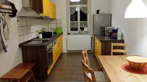 Kitchen or kitchenette, minibar, pet friendly, stove, toaster