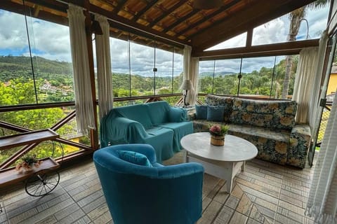 Winter Guest House - Casa de Campo com Vista House in Monte Verde