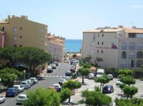 Appartement studio-cabine 6 Couchages Cap-D'Agde Apartment in Agde