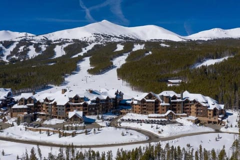 Grand Lodge Peak 7 - 2 bedroom Ski in/Ski out Apartment in Breckenridge