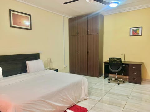 Royals 2 bedrooms Luxury Apartment in Accra