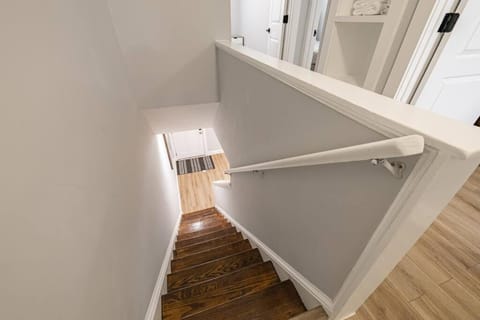 Modern LUX 3BR Updated Townhome w/ Parking House in District of Columbia