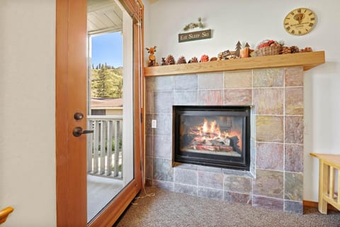 Two Bedroom #814 House in Palisades Tahoe (Olympic Valley)