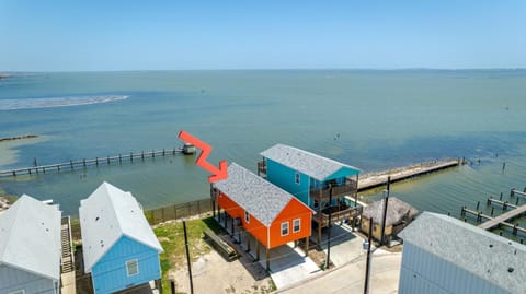 Orange Crush by AvantStay Waterfront Views House in Flour Bluff
