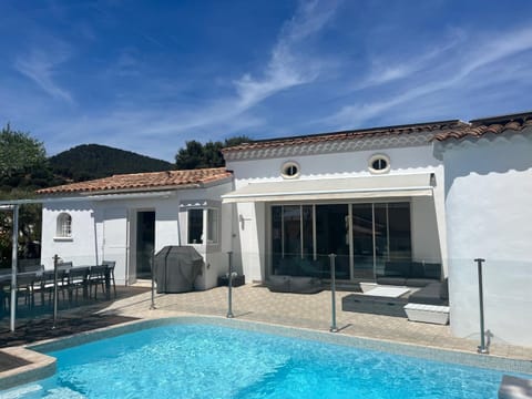 Magnifique Villa Piscine Pergola Proche Mer Villa in Hyères