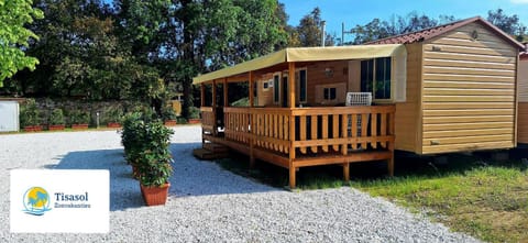 Property building, Day, Garden, Garden view