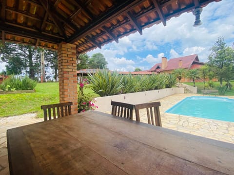 Casa de Campo House in São José dos Pinhais