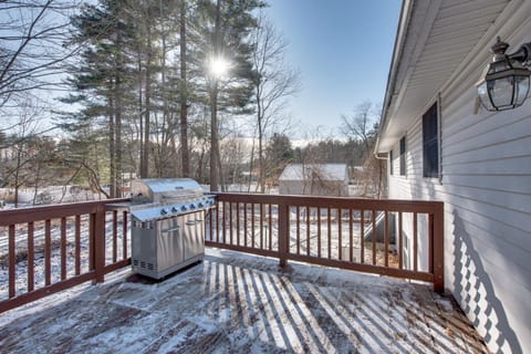 Pet-Friendly Merrimack Home with Grill 8 Mi to Mall House in Manchester