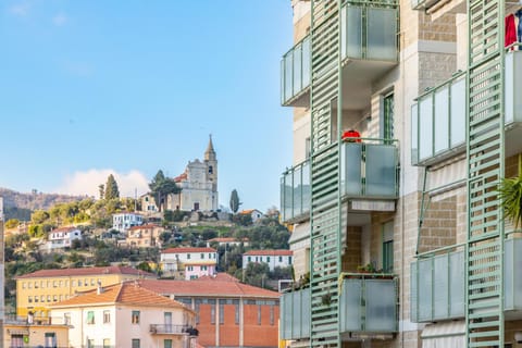 Property building, Day, Natural landscape, City view, Mountain view