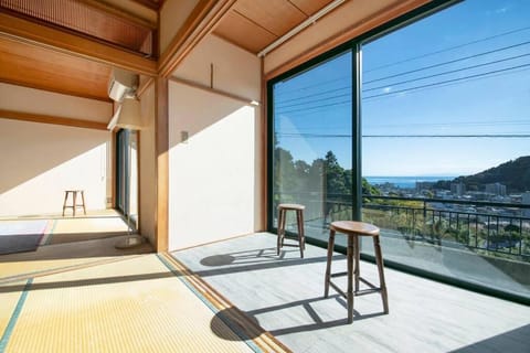 湯河原「ゲストハウス城堀の家」 Apartment in Kanagawa Prefecture