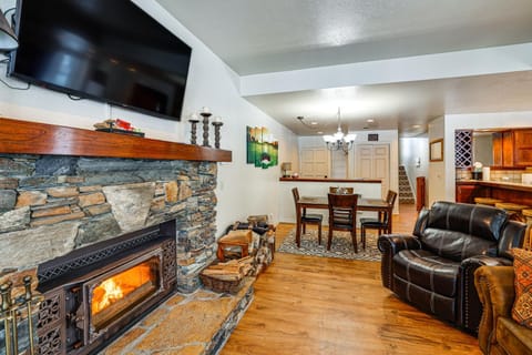 Meadow Creek Golf Resort Condo Skiing and Lake Life Apartment in Salmon River