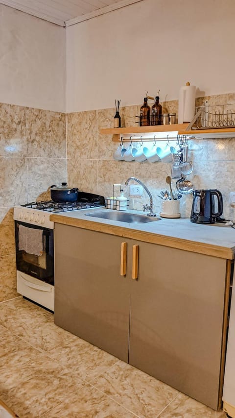 Kitchen or kitchenette, pet friendly, stove