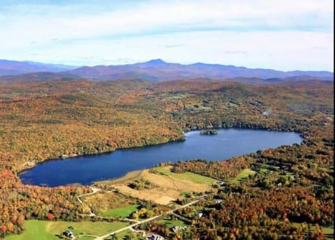 Spacious Lakefront Retreat w/Stunning Views House in Lake Champlain