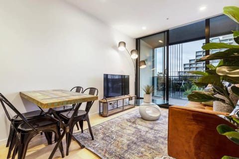 Hip Pad in Cool St Kilda Precinct FREE Parking Apartment in Saint Kilda