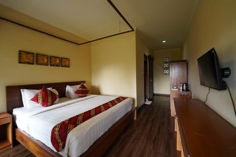 Mulberry Hill Resort Hotel in Lembang