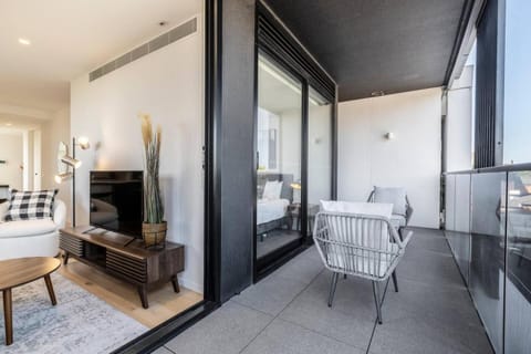 Light & Bright Apt Close to Beach & Fitzroy St Apartment in Saint Kilda