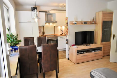 Property building, Kitchen or kitchenette, Living room