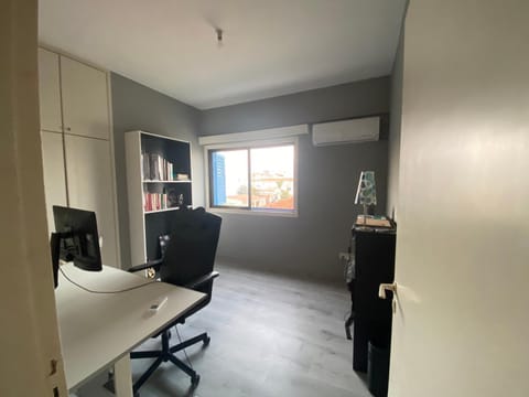 Comfortable 2BR Apartment & Office & Fitness Room Copropriété in Nicosia City