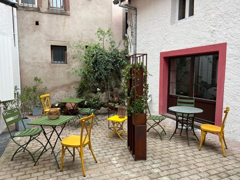 Patio, Dining area