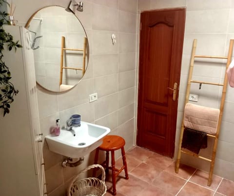 Bathroom, Photo of the whole room