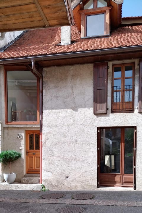 Le Ramponnet, maison de village, 6 pers House in Menthon-Saint-Bernard