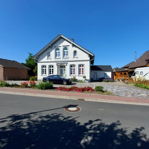 Property building, Day, Neighbourhood, Street view