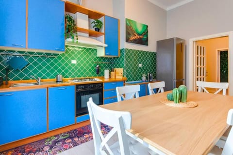 [The Garden] Centro Storico + Free Parking + Wi-Fi Apartment in Reggio Emilia