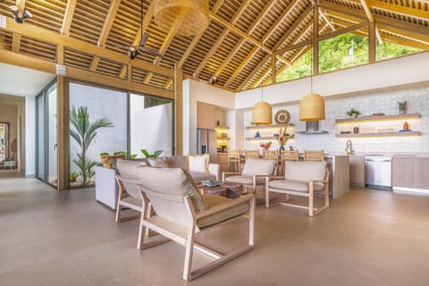 Casa Frenchie Luxury Oceanview Jungle Villa for 12 people Villa in Bahía Ballena