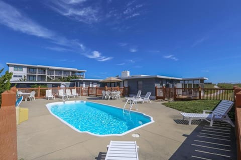 Clipper - Oceanfront Outer Banks Home with Private Pool - 5BR/3.5BA Maison in Southern Shores