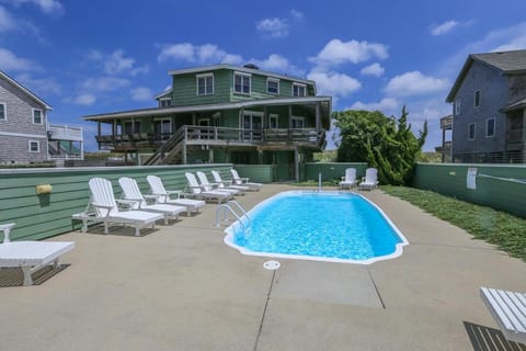 Sun'Z Up - Oceanfront Outer Banks Home with Private Pool & Ocean Views House in Southern Shores