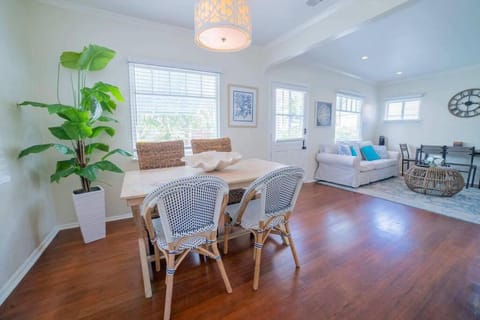 Sea View, Flower Garden, A/c, W/d, Renovated House in Hermosa Beach