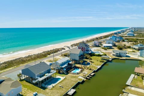 Property building, Day, Natural landscape, Bird's eye view, Beach, Sea view