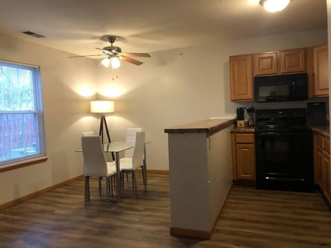 3 Bedroom apartment - Close to Rivian Condo in Normal