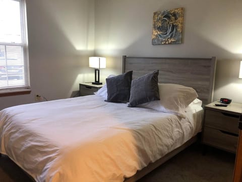 Furnished 3 Bedroom in Bloomington Condominio in Normal