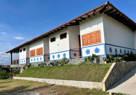 Vistas Panorámicas y Lujo Villa in Quindio, Colombia