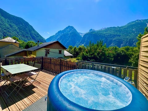 Day, Natural landscape, Hot Tub, Mountain view, sunbed