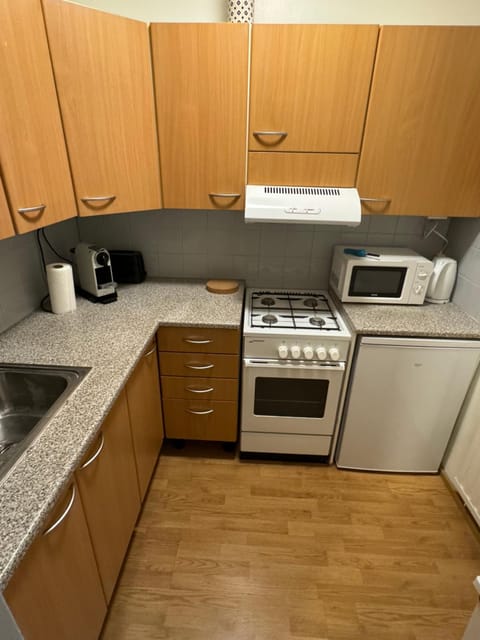 1 bedroom comfortable top floor apartment in Puotila near metrostation and sea Apartment in Helsinki