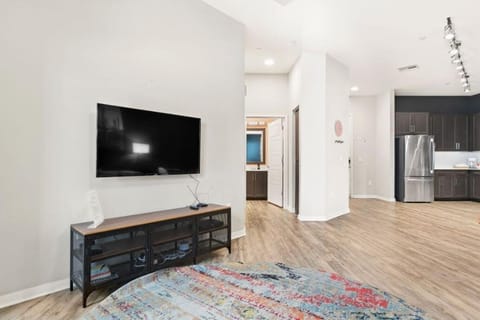 TWO Modern CozySuites with Pool 15 & 19 Apartment in Phoenix