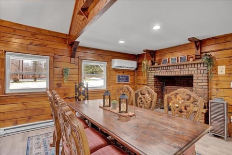 Cabin in Long Pond Gameroom Pool Table House in Pocono Mountains